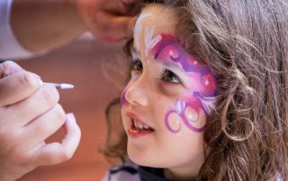 5-ideas-de-pintacaras-para-un-parque-de-Navidad