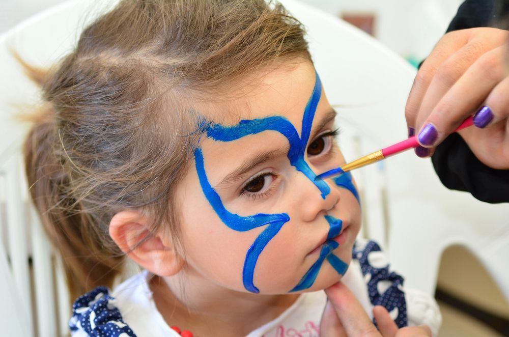 Taller-de-pintacaras-para-la-cabalgata-de-los-Reyes-Magos